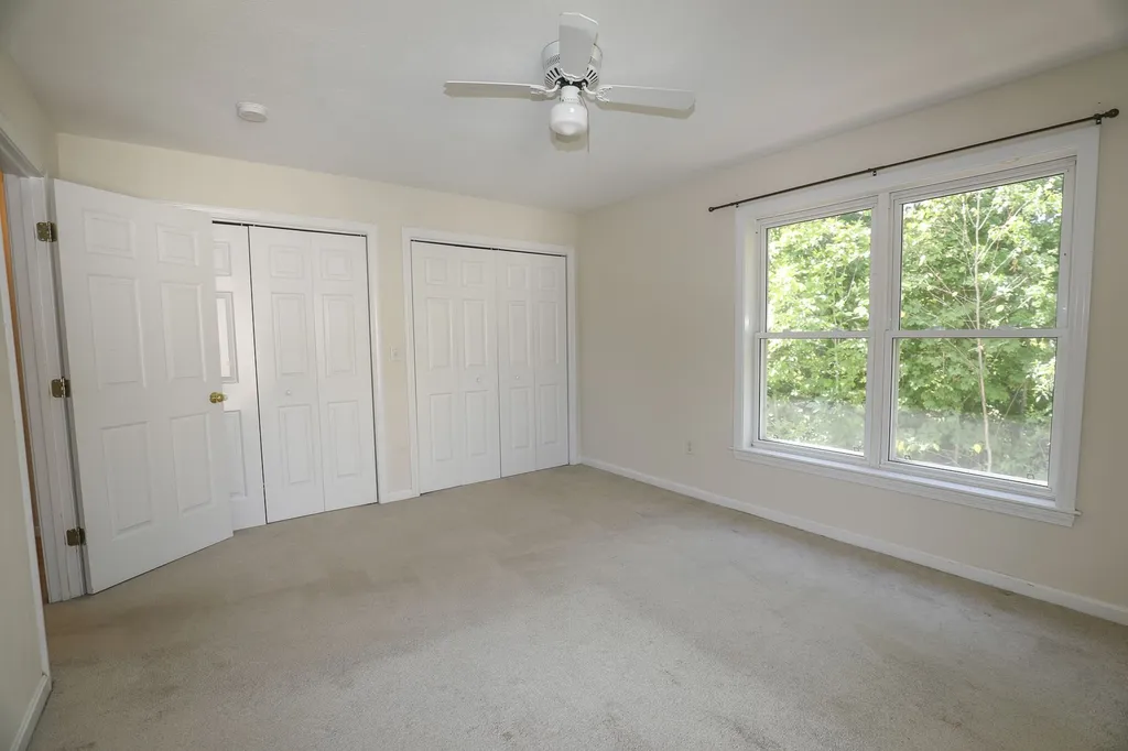 12 Chandler Lane Epping NH 03042