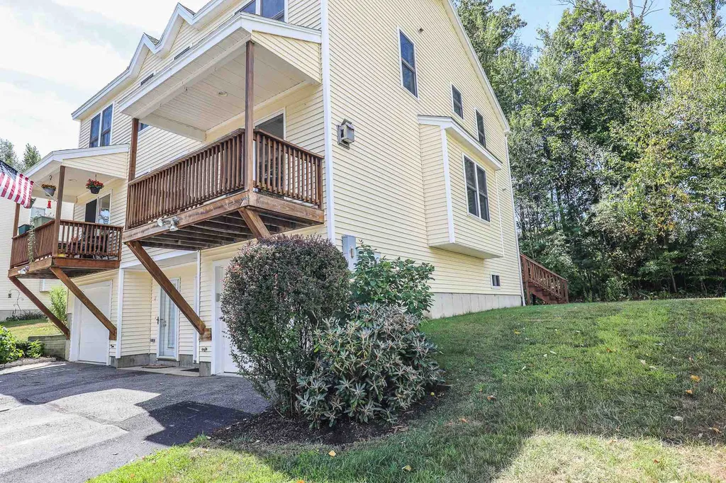 12 Chandler Lane Epping NH 03042