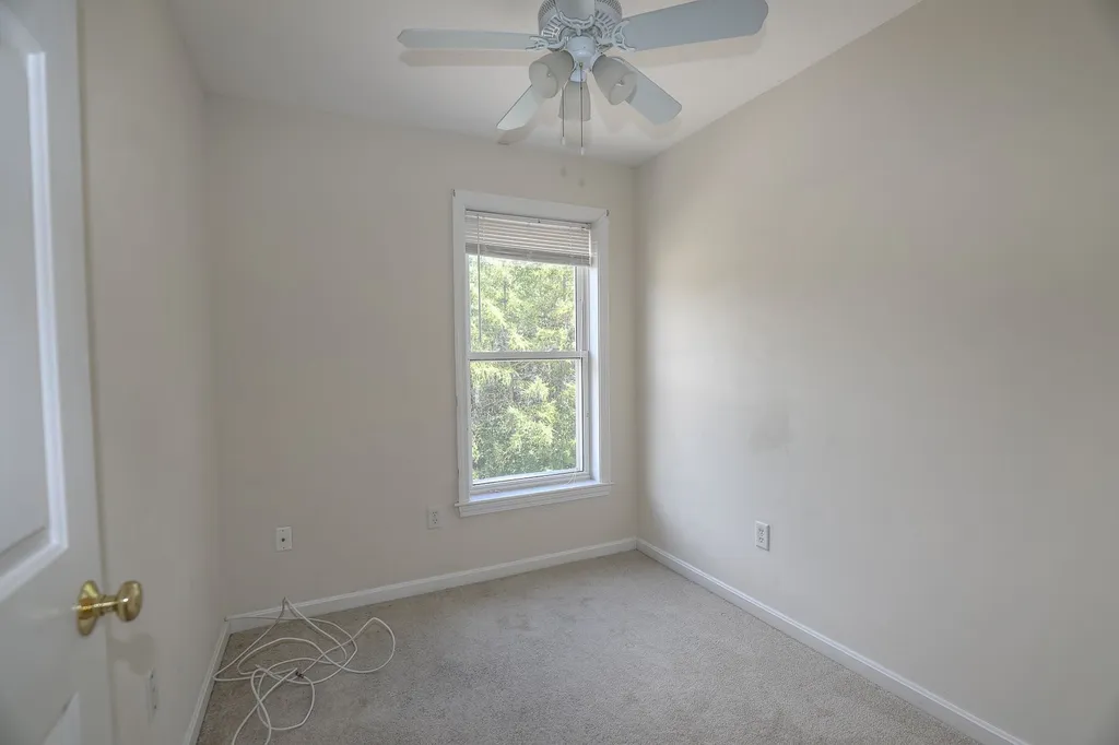 12 Chandler Lane Epping NH 03042