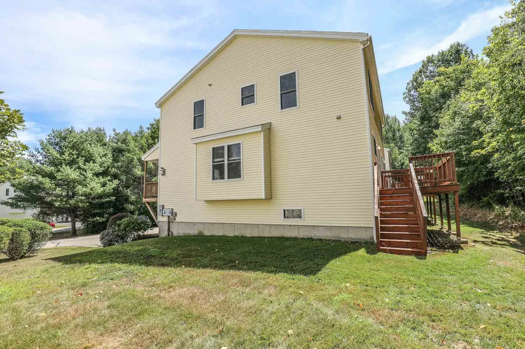 12 Chandler Lane Epping NH 03042