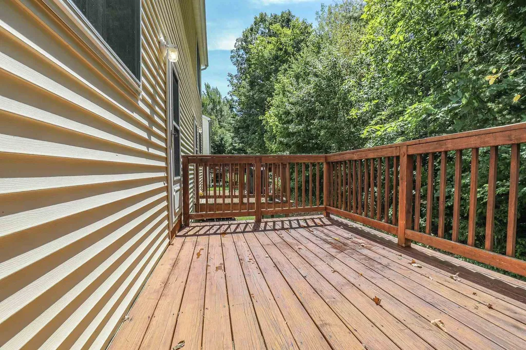 12 Chandler Lane Epping NH 03042