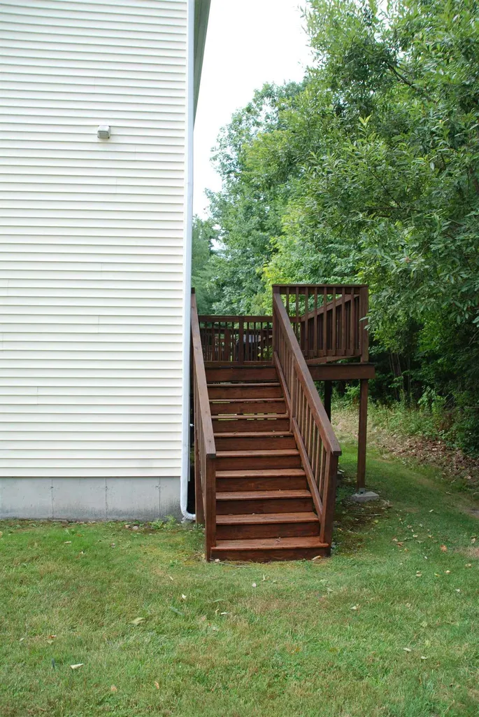 12 Chandler Lane Epping NH 03042