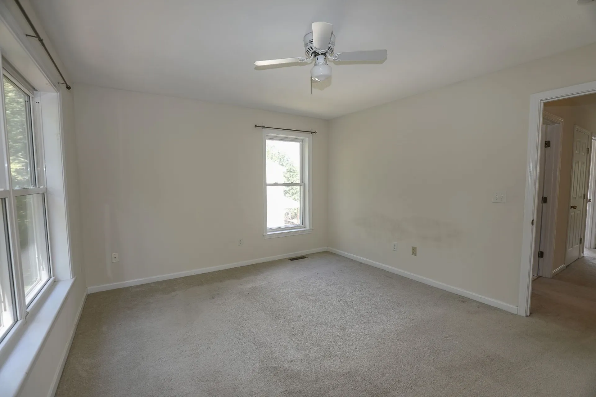 12 Chandler Lane Epping NH 03042