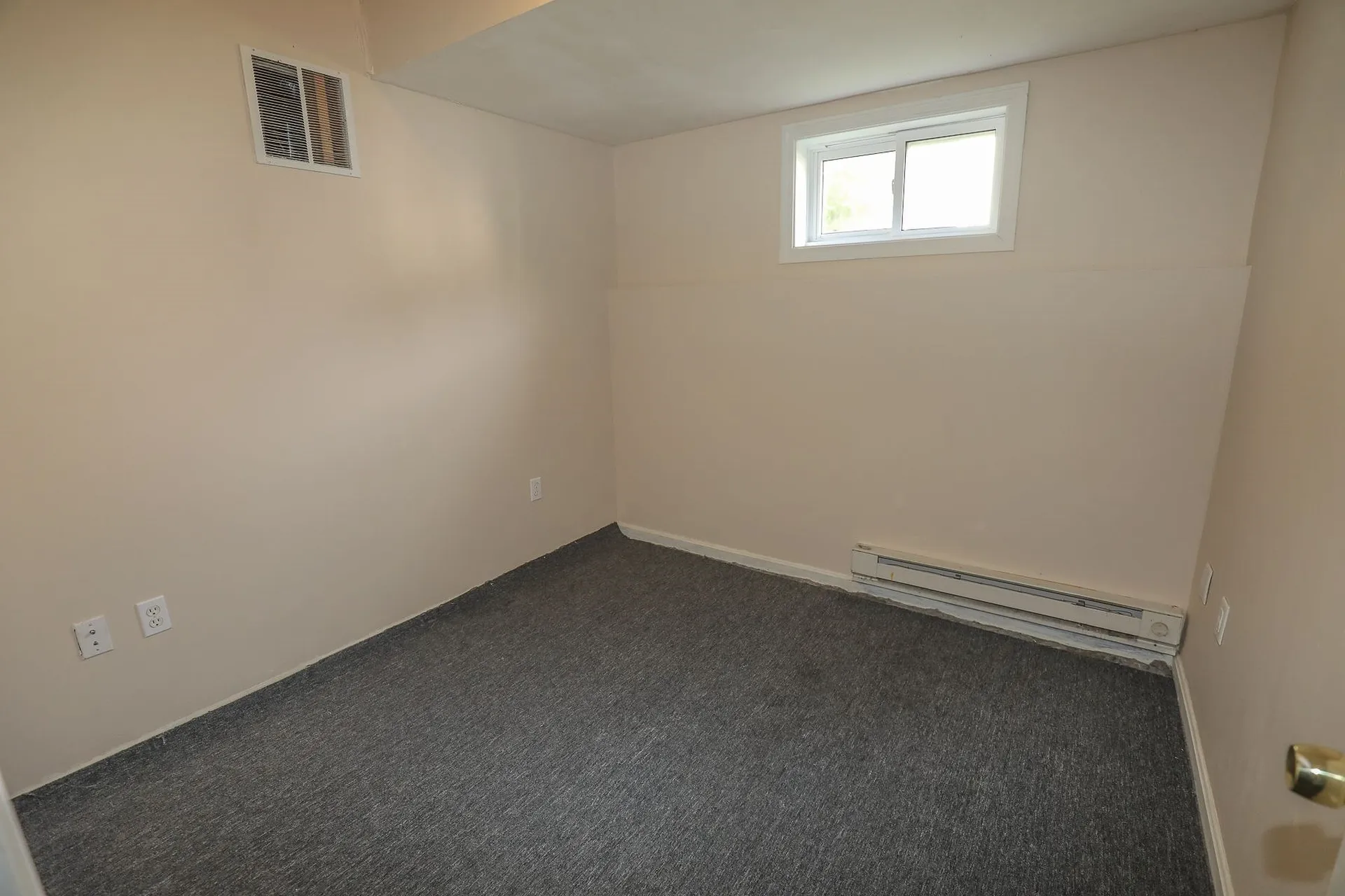 12 Chandler Lane Epping NH 03042