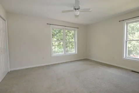 12 Chandler Lane Epping NH 03042