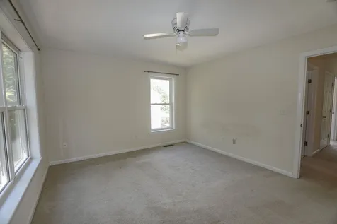 12 Chandler Lane Epping NH 03042