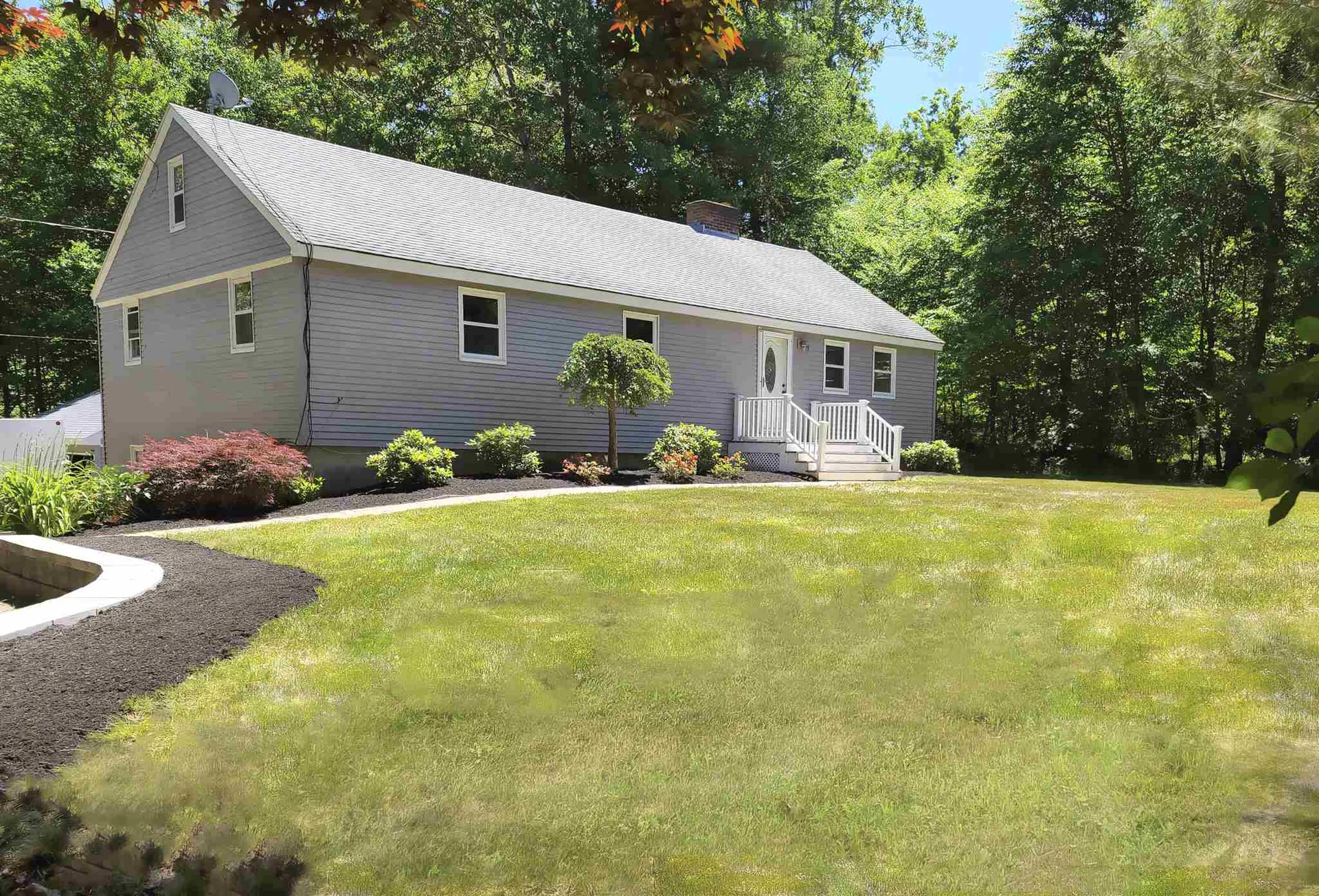 75 Whittier Street Newton NH 03858