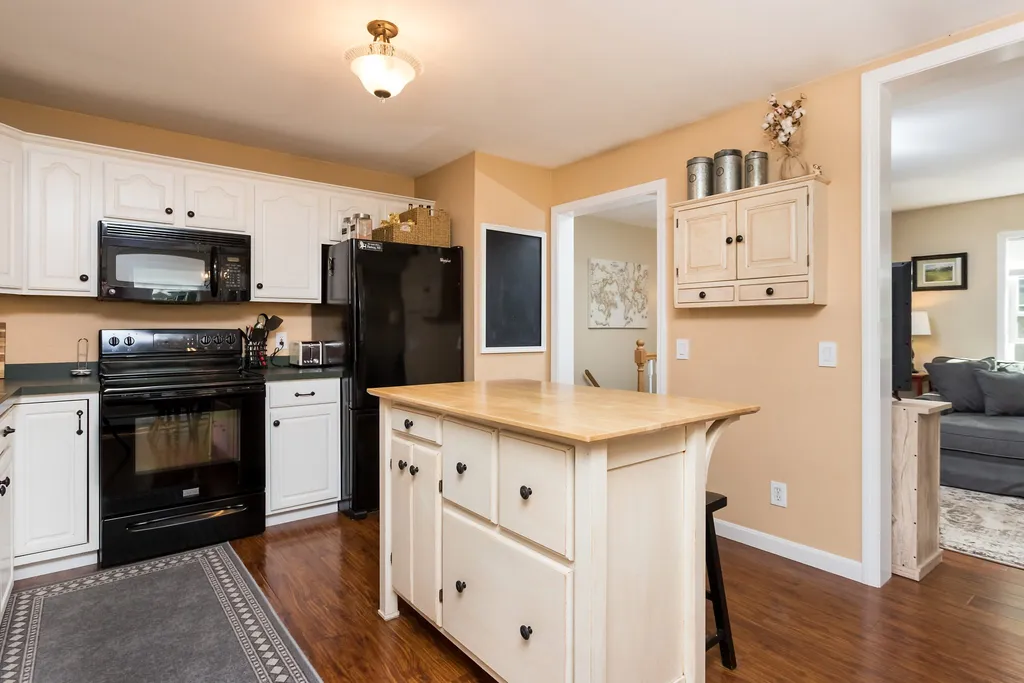 357 Meetinghouse Hill Road Farmington NH 03835