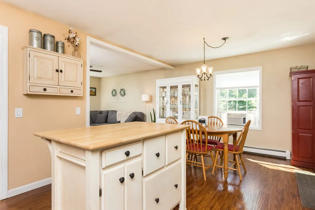 357 Meetinghouse Hill Road Farmington NH 03835