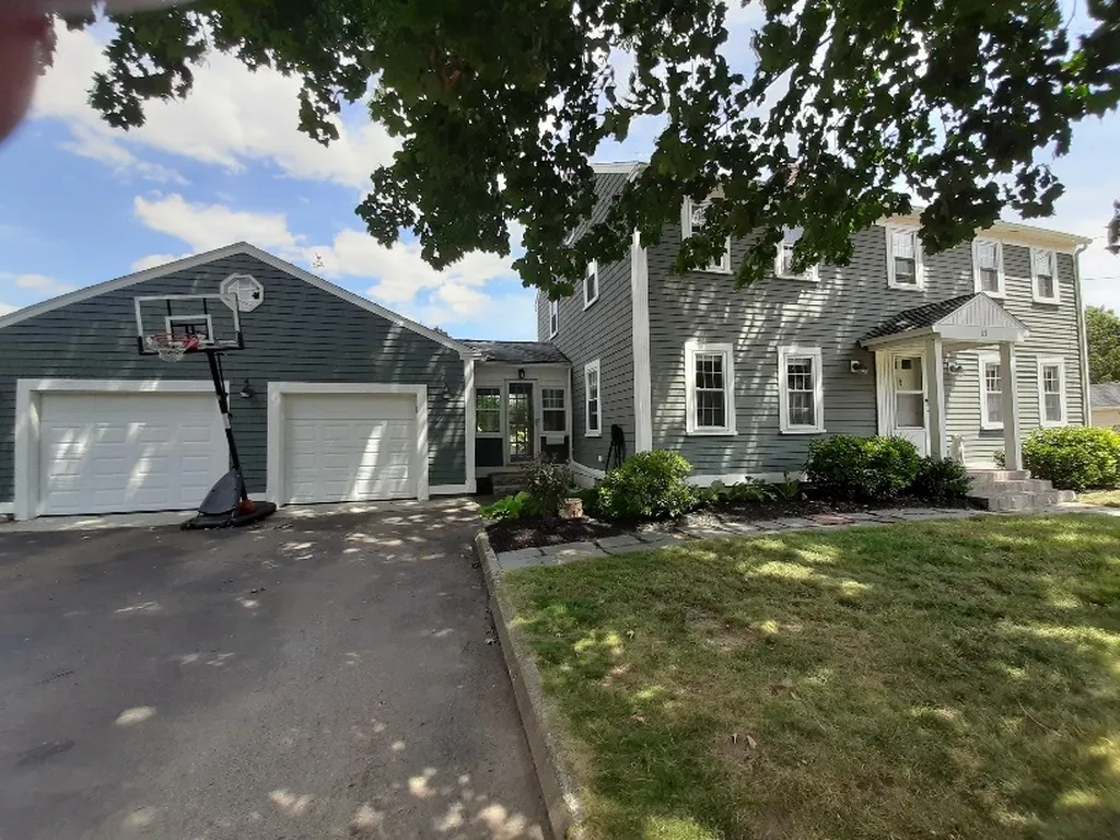 11 Glencrest Avenue Dover NH 03820