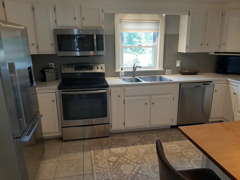 11 Glencrest Avenue Dover NH 03820