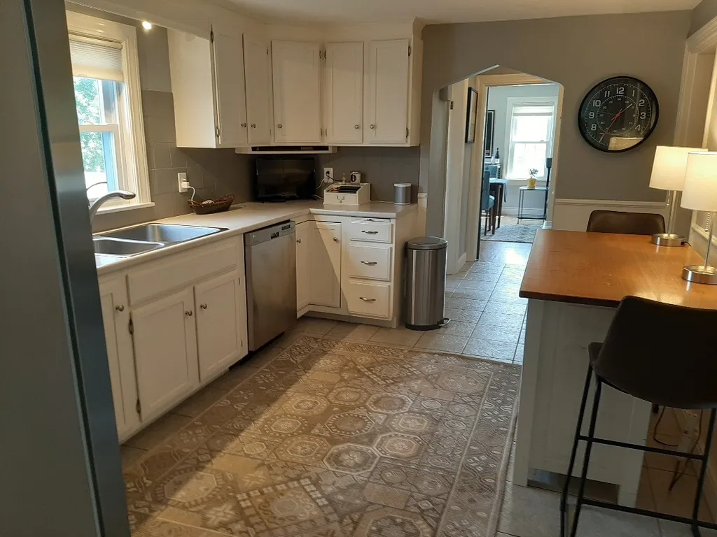 11 Glencrest Avenue Dover NH 03820
