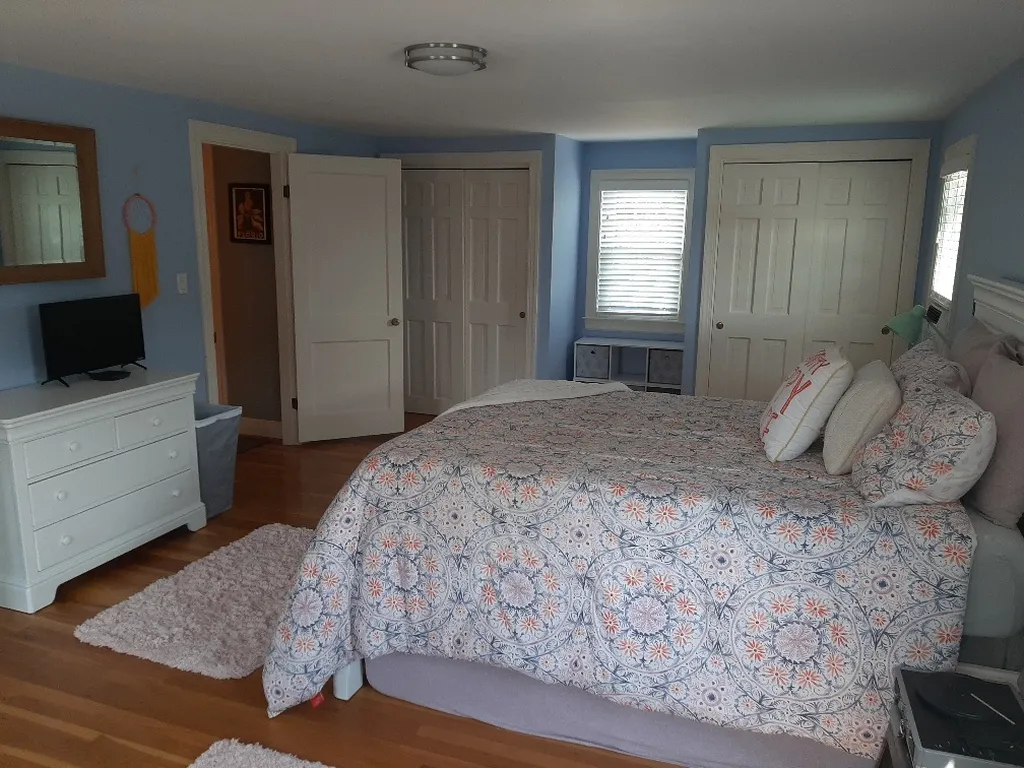 11 Glencrest Avenue Dover NH 03820