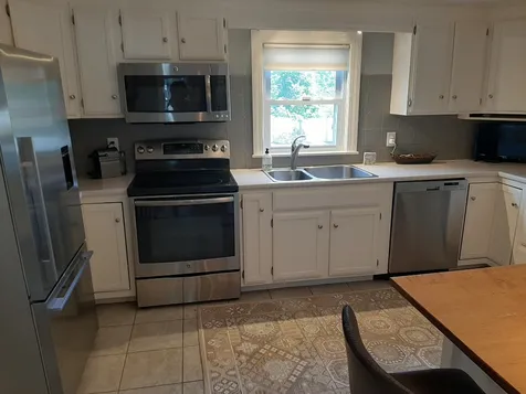 11 Glencrest Avenue Dover NH 03820