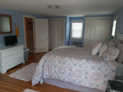 11 Glencrest Avenue Dover NH 03820