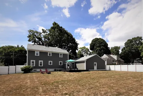 11 Glencrest Avenue Dover NH 03820