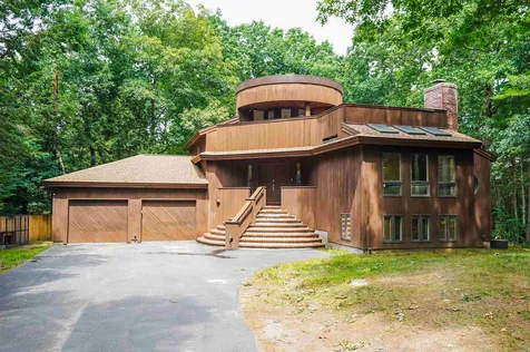 41 White Plains Avenue Londonderry NH 03053