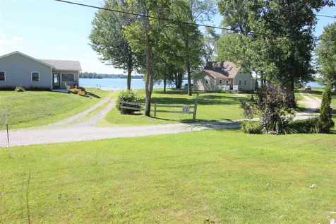 66 The Pines North Georgia VT 05478