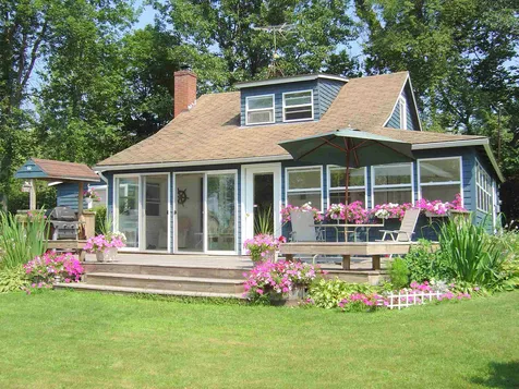 66 The Pines North Georgia VT 05478