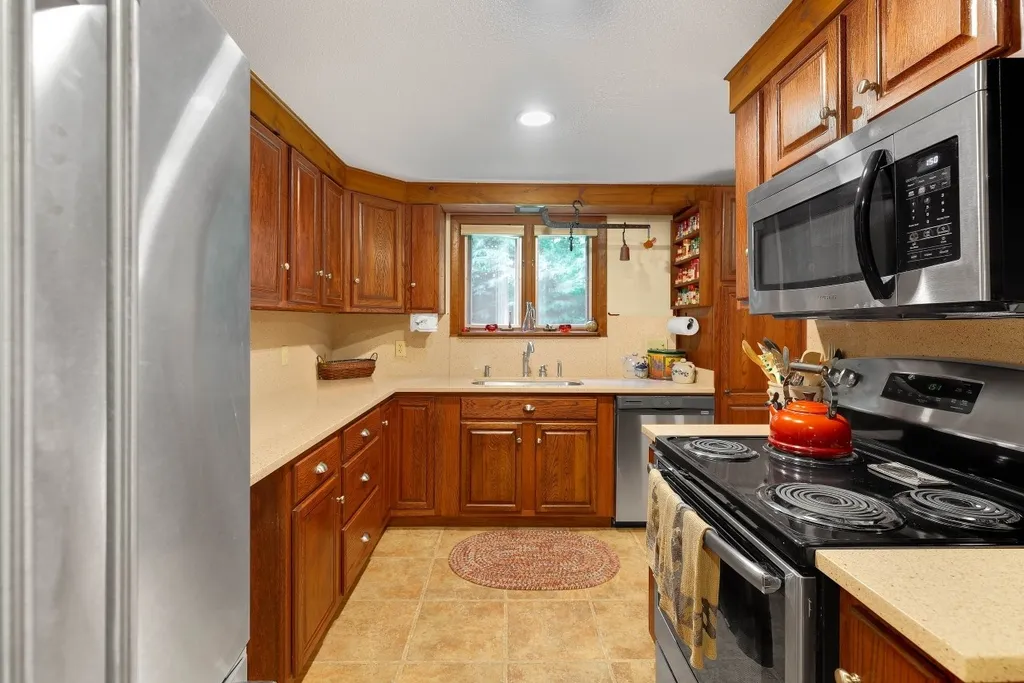 25 Casalis Road Peterborough NH 03458