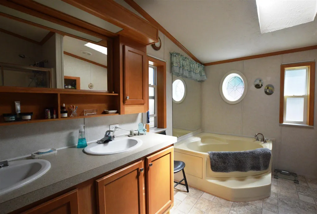273 Penny Lane Shelburne VT 05482
