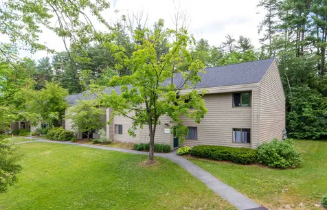 61 Hawthorne Circle South Burlington VT 05403