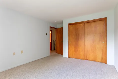 61 Hawthorne Circle South Burlington VT 05403
