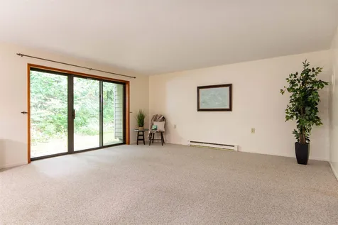 61 Hawthorne Circle South Burlington VT 05403
