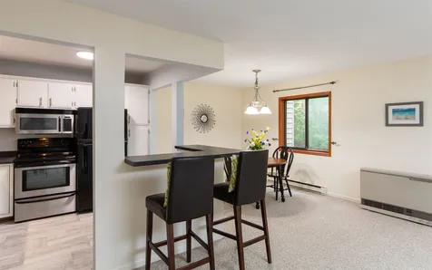 61 Hawthorne Circle South Burlington VT 05403