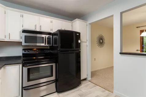 61 Hawthorne Circle South Burlington VT 05403
