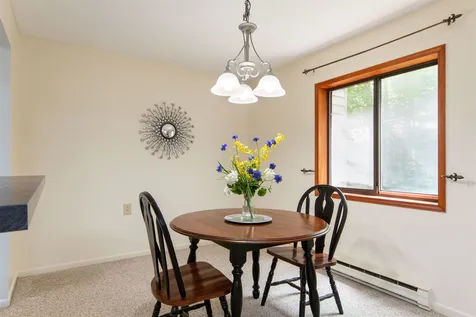 61 Hawthorne Circle South Burlington VT 05403