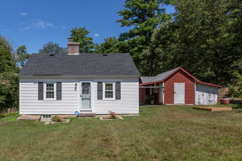 9 Gilbert Road Allenstown NH 03275