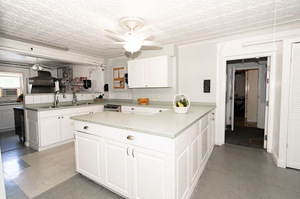 8 Jennifer Drive Merrimack NH 03054