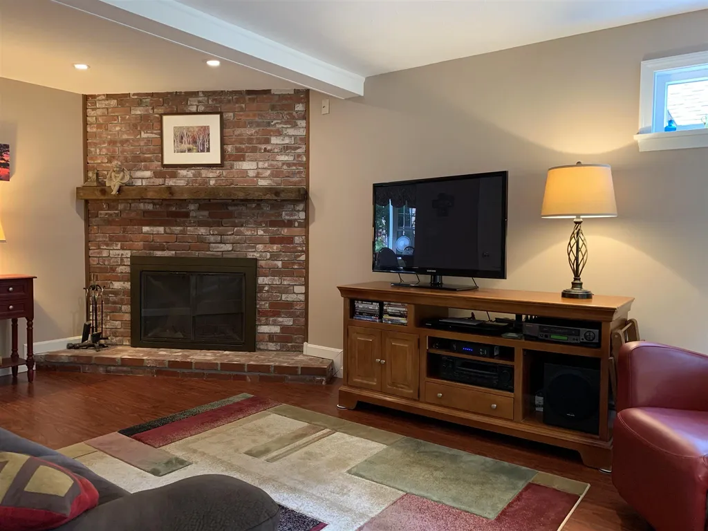 7 Wheelwright Circle Londonderry NH 03053