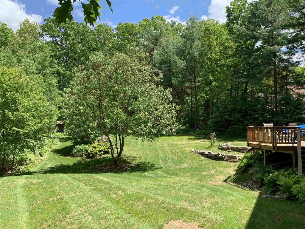 7 Wheelwright Circle Londonderry NH 03053