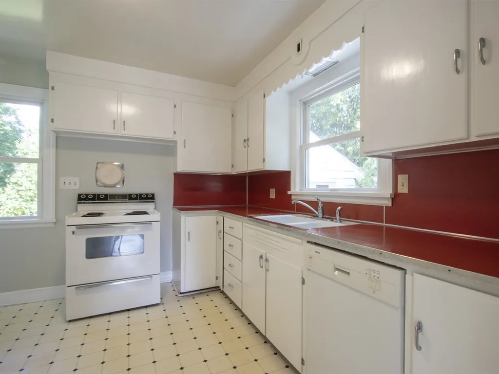 66 Cross Parkway Burlington VT 05408