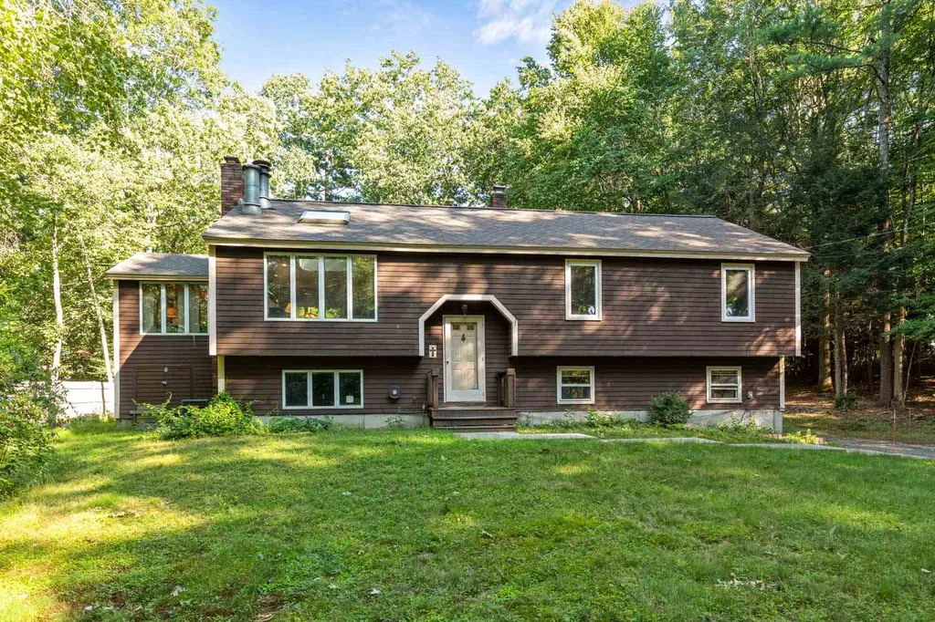 13 Quaker Street Newton NH 03858
