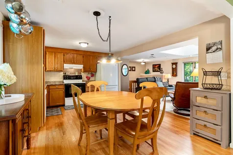 13 Quaker Street Newton NH 03858