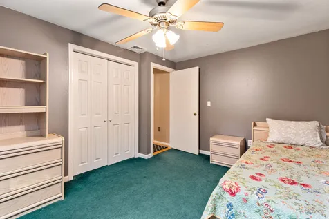 13 Quaker Street Newton NH 03858