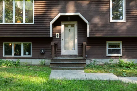 13 Quaker Street Newton NH 03858