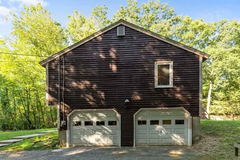 13 Quaker Street Newton NH 03858