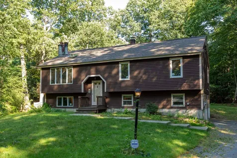 13 Quaker Street Newton NH 03858