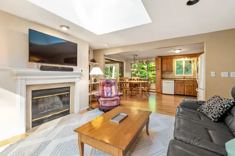 13 Quaker Street Newton NH 03858