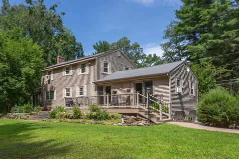 83 Adams Road Londonderry NH 03053