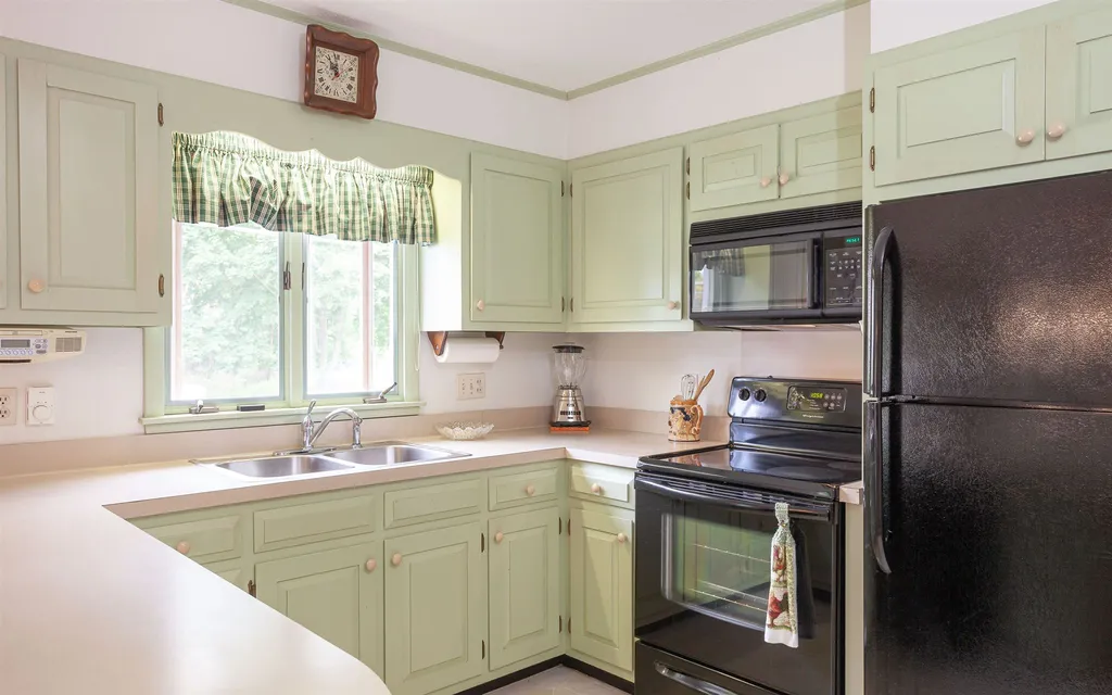 25 South Street Walpole NH 03608