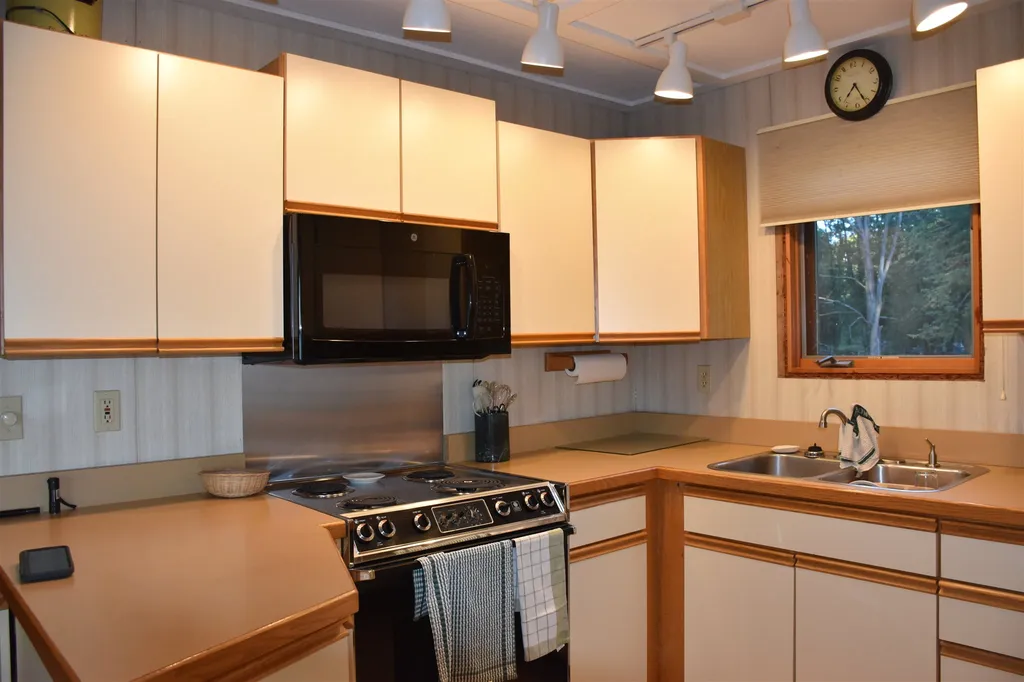 51 Kirk & Fitts Road Alburgh VT 05440