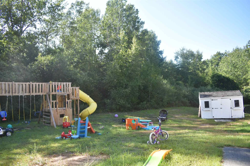 12a Cricket Lane Sandown NH 03873