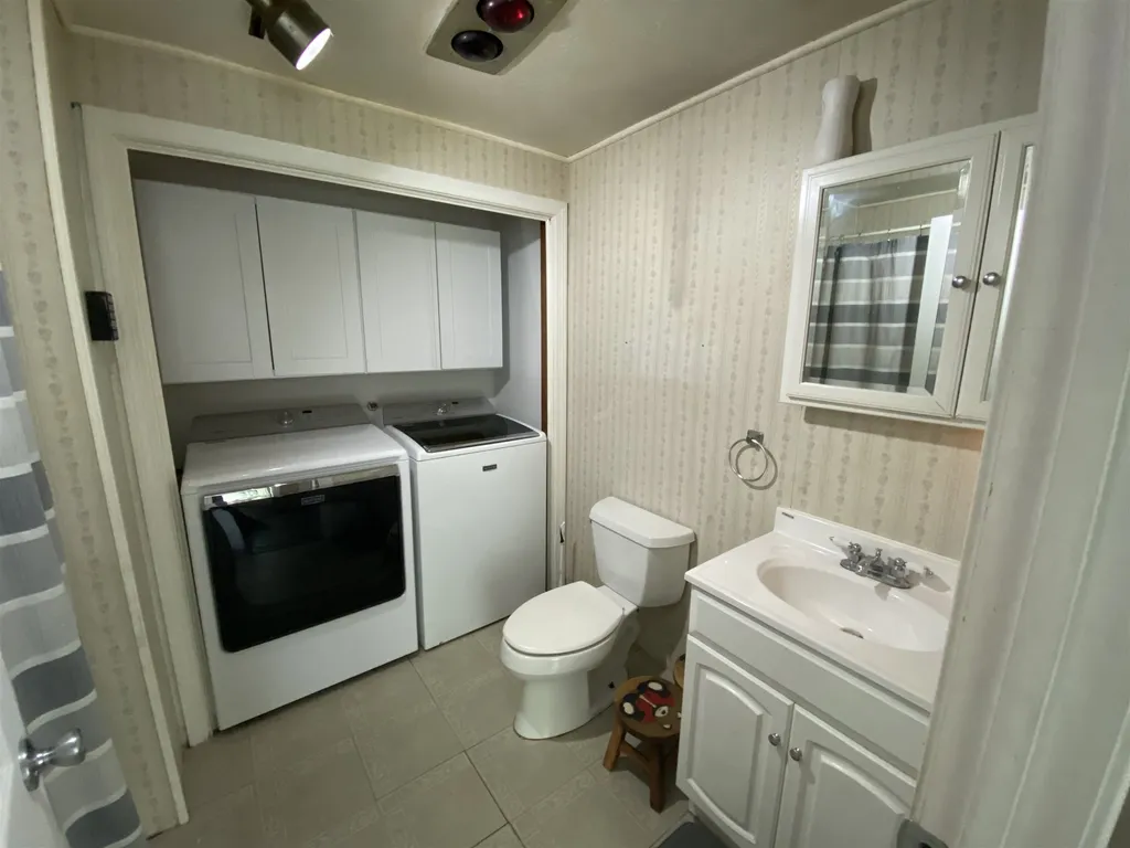 63 Redfield Circle Derry NH 03038