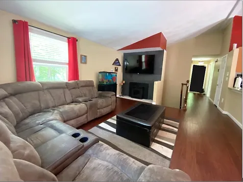 63 Redfield Circle Derry NH 03038