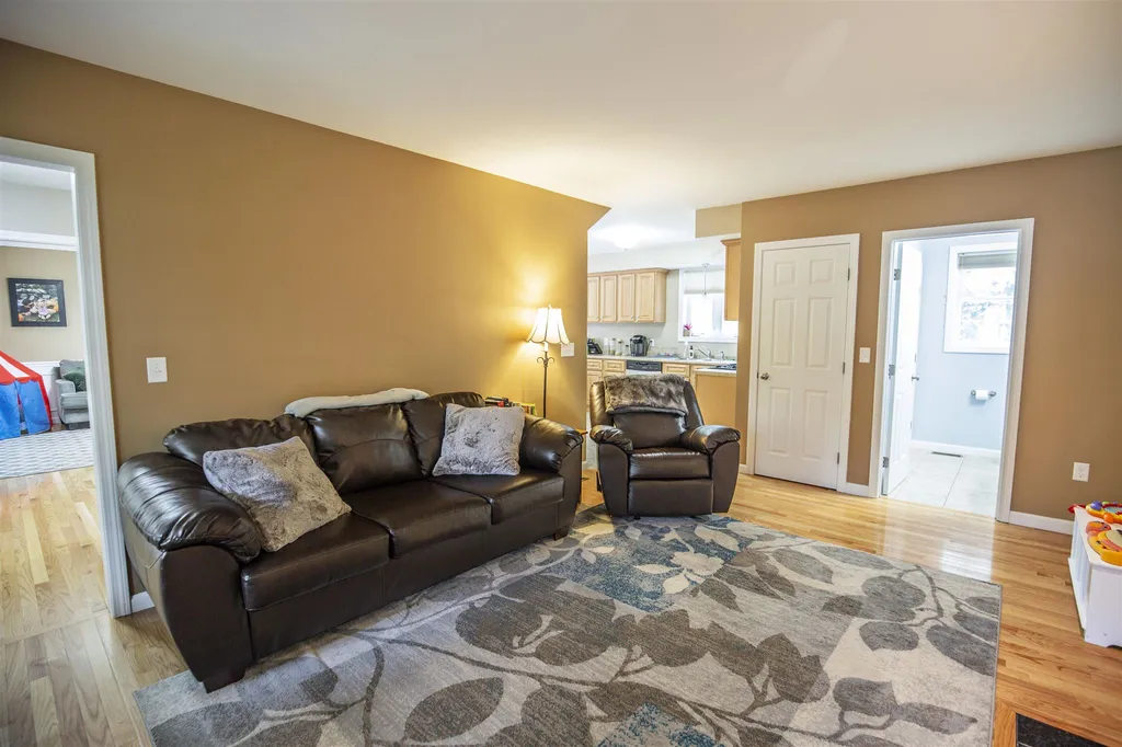 27 Seavey Brook Lane Rochester NH 03867